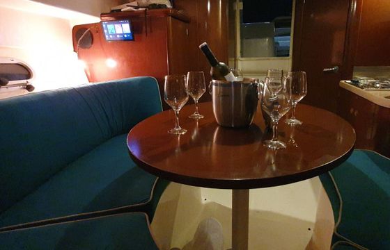 Motorboat Jeanneau Leader 805 300hp