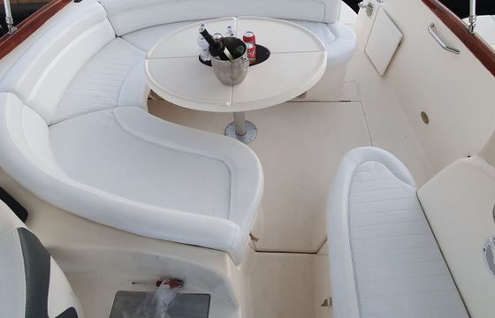 Motorboat Jeanneau Leader 805 300hp