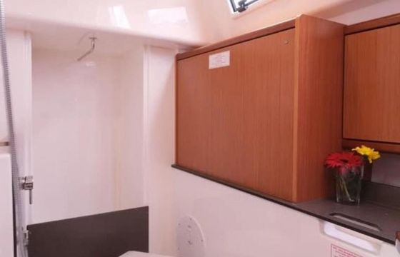 Sailboat Bavaria 33 Cruiser 9.9m