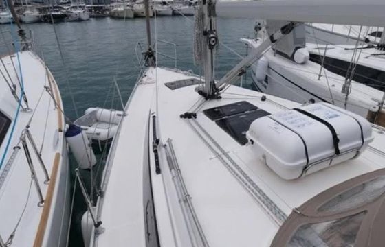 Sailboat Bavaria 33 Cruiser 9.9m