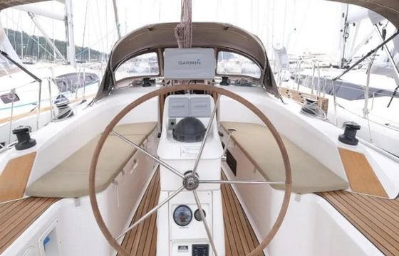 Sailboat Bavaria 33 Cruiser 9.9m