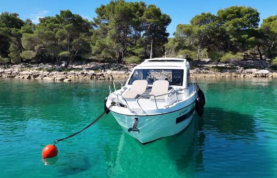 Motorboat Karnic S37X 700hp