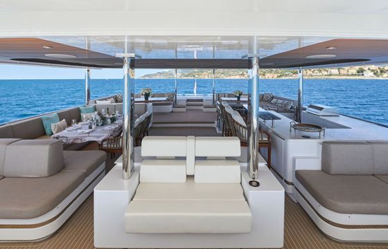 Motor yacht VisionF VisionF 80 E-Cat 912hp