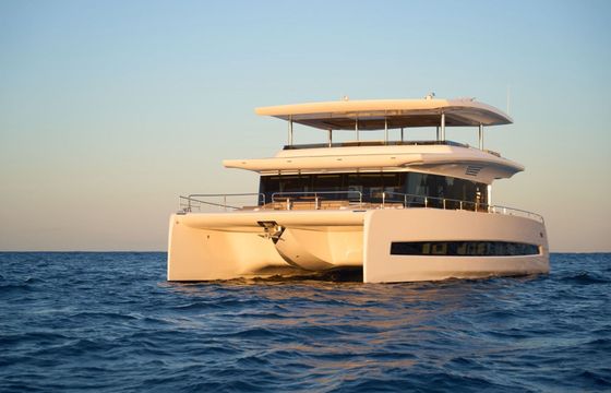 Motor yacht VisionF VisionF 80 E-Cat 912hp