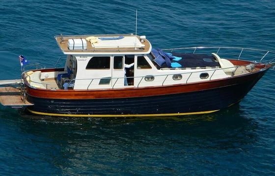 Motorboat Comena 37 700hp