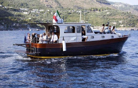 Motorboat Comena 37 700hp