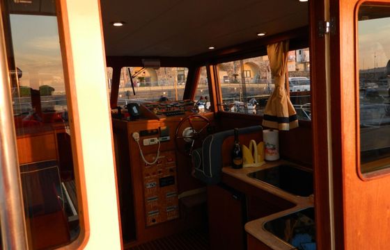Motorboat Comena 37 700hp