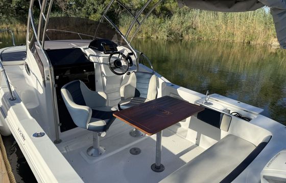 Motorboat Ranieri EVO 22 200hp