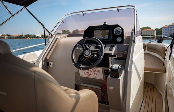 Motorboat Atlantic Marine 750 Open 250hp