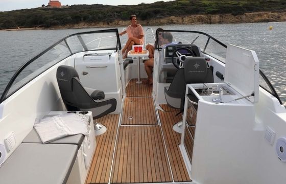 Motorboat Jeanneau Cap Camarat 7.5 Br 300hp