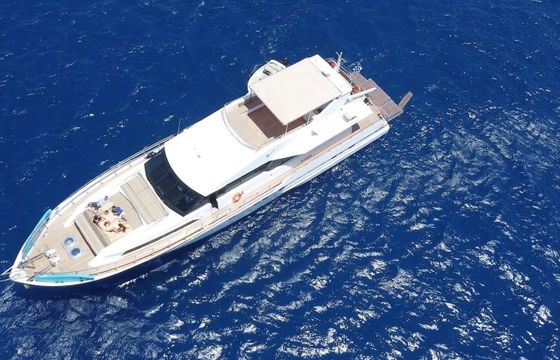 Motor yacht Tecnomarine 92 450hp