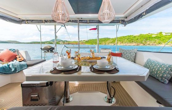 Catamaran Robertson & Caine Leopard 45 13.72m