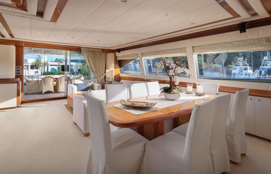 Motor yacht Ferretti 830 3600hp