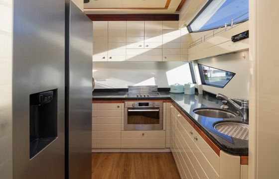 Motor yacht Ferretti 830 3600hp