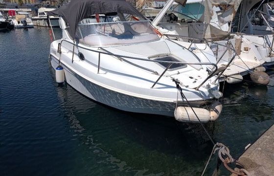 Motorboat Saver 650 Cabine 150hp
