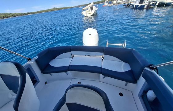 Motorboat Galeon Galia 570