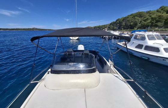 Motorboat Galeon Galia 570