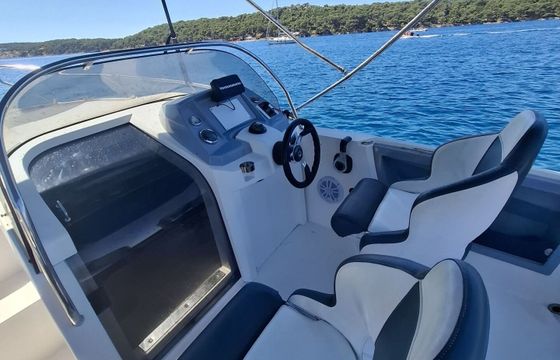 Motorboat Galeon Galia 570