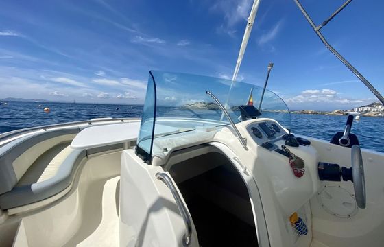 Motorboat Rio 650 sol 150hp
