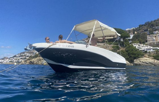 Motorboat Rio 650 sol 150hp