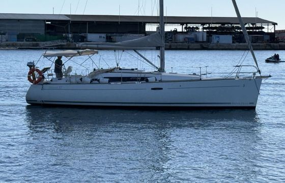 Sailboat Beneteau Oceanis 37 11.5m