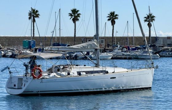 Sailboat Beneteau Oceanis 37 11.5m