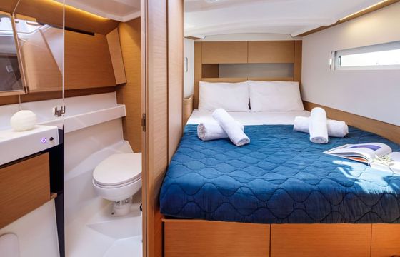 Sailboat Jeanneau Sun Odyssey 410 12.35m