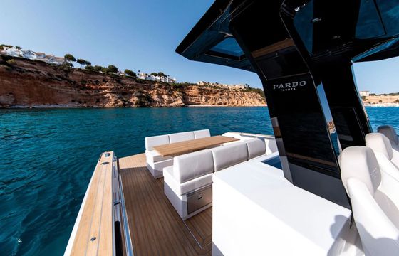 Motorboat Cantiere del Pardo Pardo 38 880hp