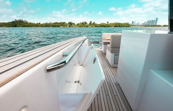 Motorboat Cantiere del Pardo Pardo 38 880hp
