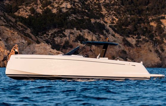 Motorboat Cantiere del Pardo Pardo 38 880hp