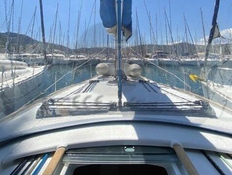 Sailboat Beneteau Oceanis 430 13m