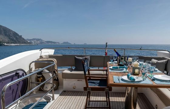 Motor yacht Sunseeker Manhattan 66 2400hp