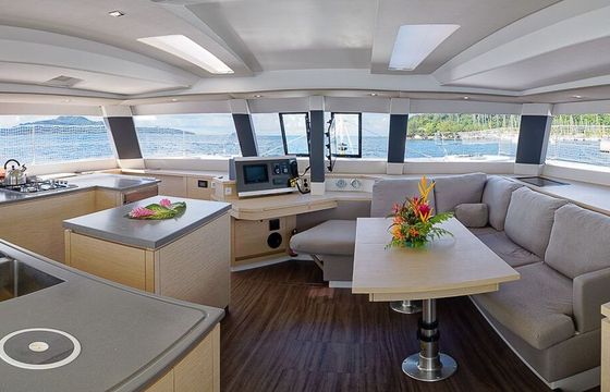 Catamaran Fountaine Pajot Saba 50 15m