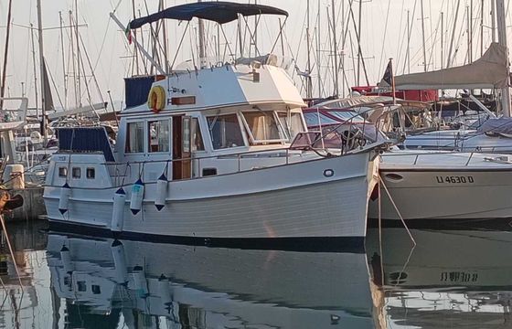 Motorboat Grand Banks 36 220hp