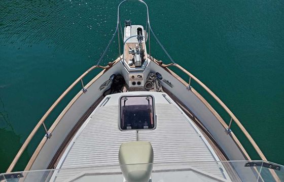 Motorboat Grand Banks 36 220hp