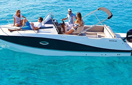 Motorboat Quicksilver ACTIV 755 SUNDECK 225hp