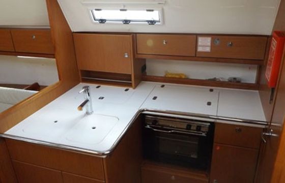Sailboat BAVARIA CRUISER 36 11.3m