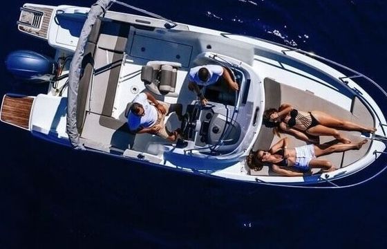 Motorboat Jeanneau CAP CAMARAT 6.5 WA 150hp
