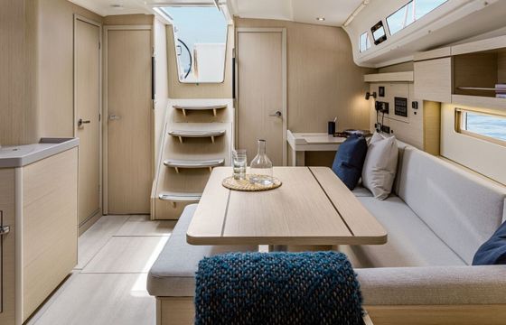 Sailboat Beneteau Oceanis 40.1 12m