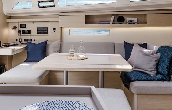 Sailboat Beneteau Oceanis 40.1 12m