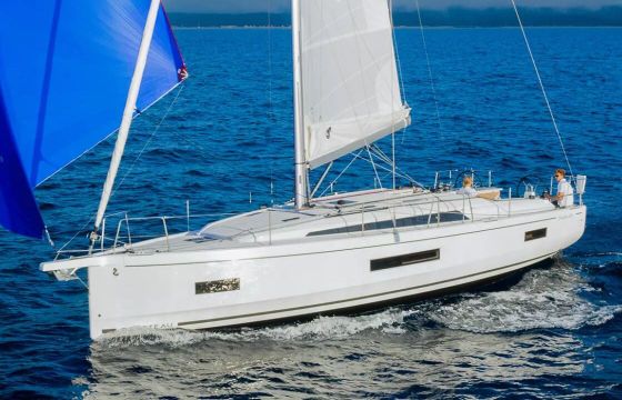 Sailboat Beneteau Oceanis 40.1 12m