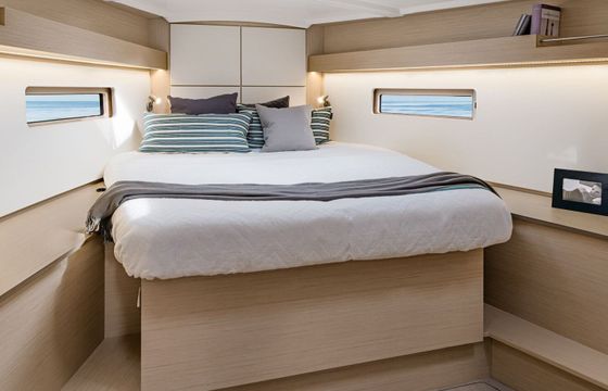 Sailboat Beneteau Oceanis 40.1 12m