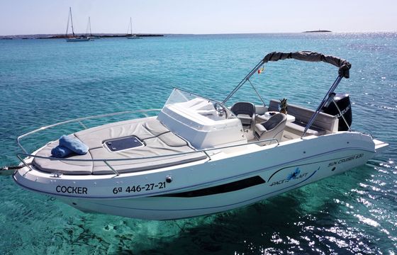 Motorboat Pacific Craft Sun Cruiser 630 150hp