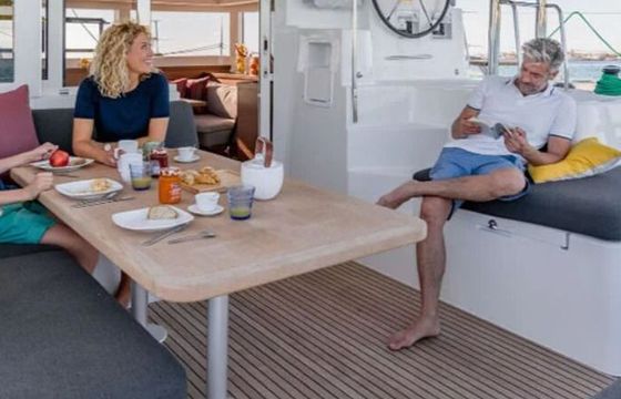 Catamaran Lagoon 40 11m