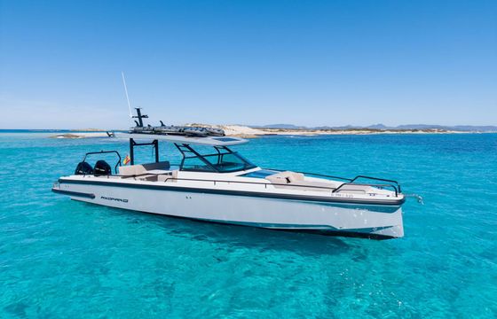 Motorboat Axopar 37 Mediterranean Sut Top Brabus Line 600hp