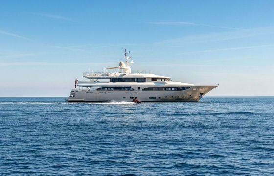 Motor yacht Italain CRN Model