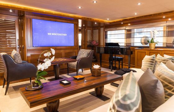 Motor yacht Italain CRN Model