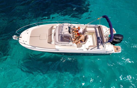 Motorboat Jeanneau Cap Camarat 7.5 250hp