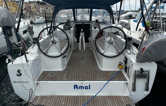 Sailboat Bénéteau Oceanis 30.1 9m