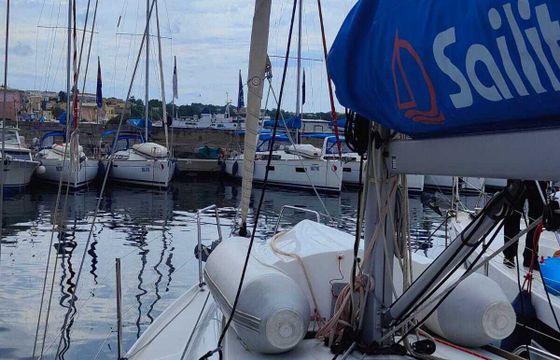 Sailboat Bénéteau Oceanis 30.1 9m